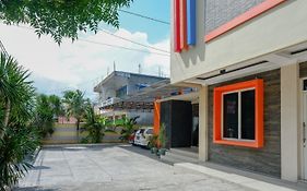 Reddoorz Near Millenium Waterpark Palu